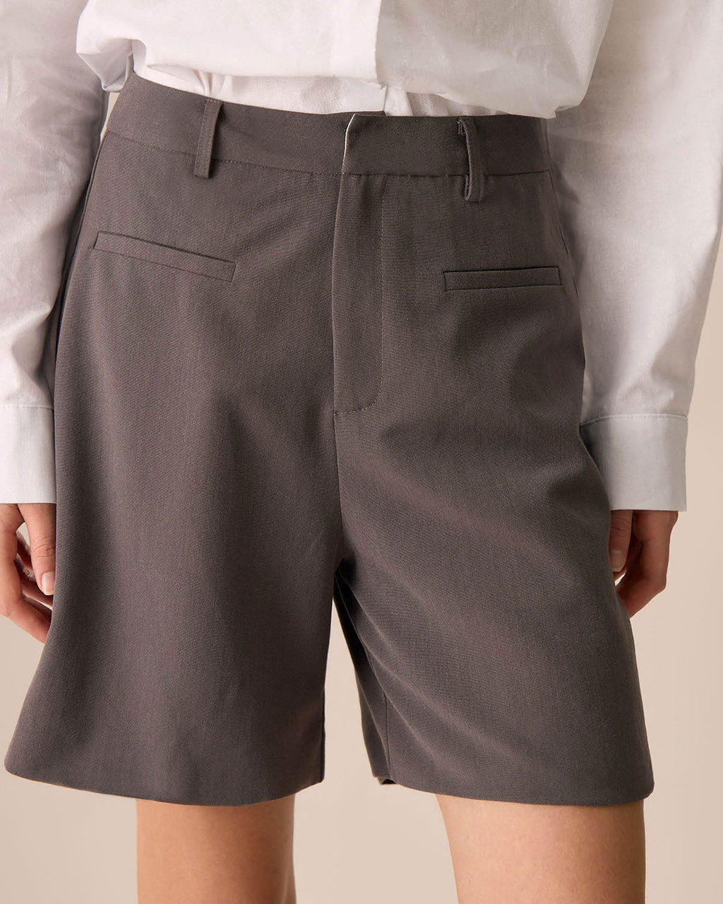 Shorts de mujer de pierna ancha con bolsillos en color café