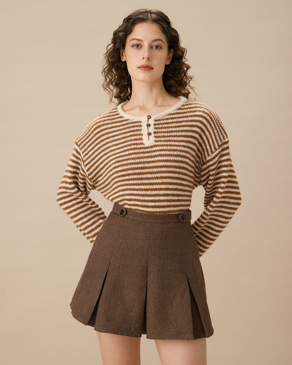 Minifalda plisada a rayas marrones