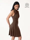Vestido brami mini de cuello alto con lazo y fruncido
