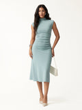 Vestido midi de cuello alto con pinzas