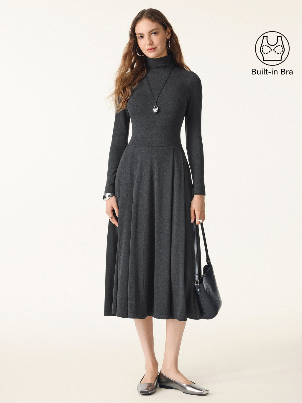 Vestido brami midi de cuello alto plisado con bolsillos