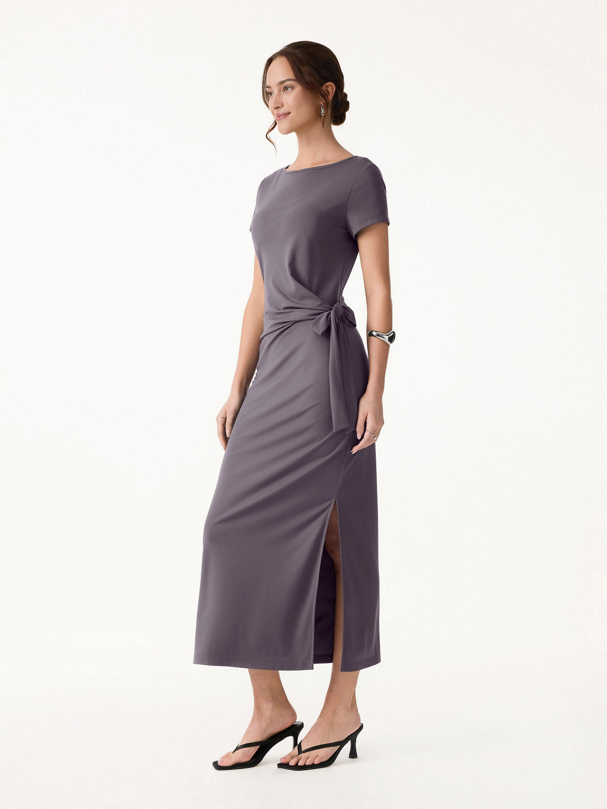 Vestido midi con lazo lateral en la cintura y abertura
