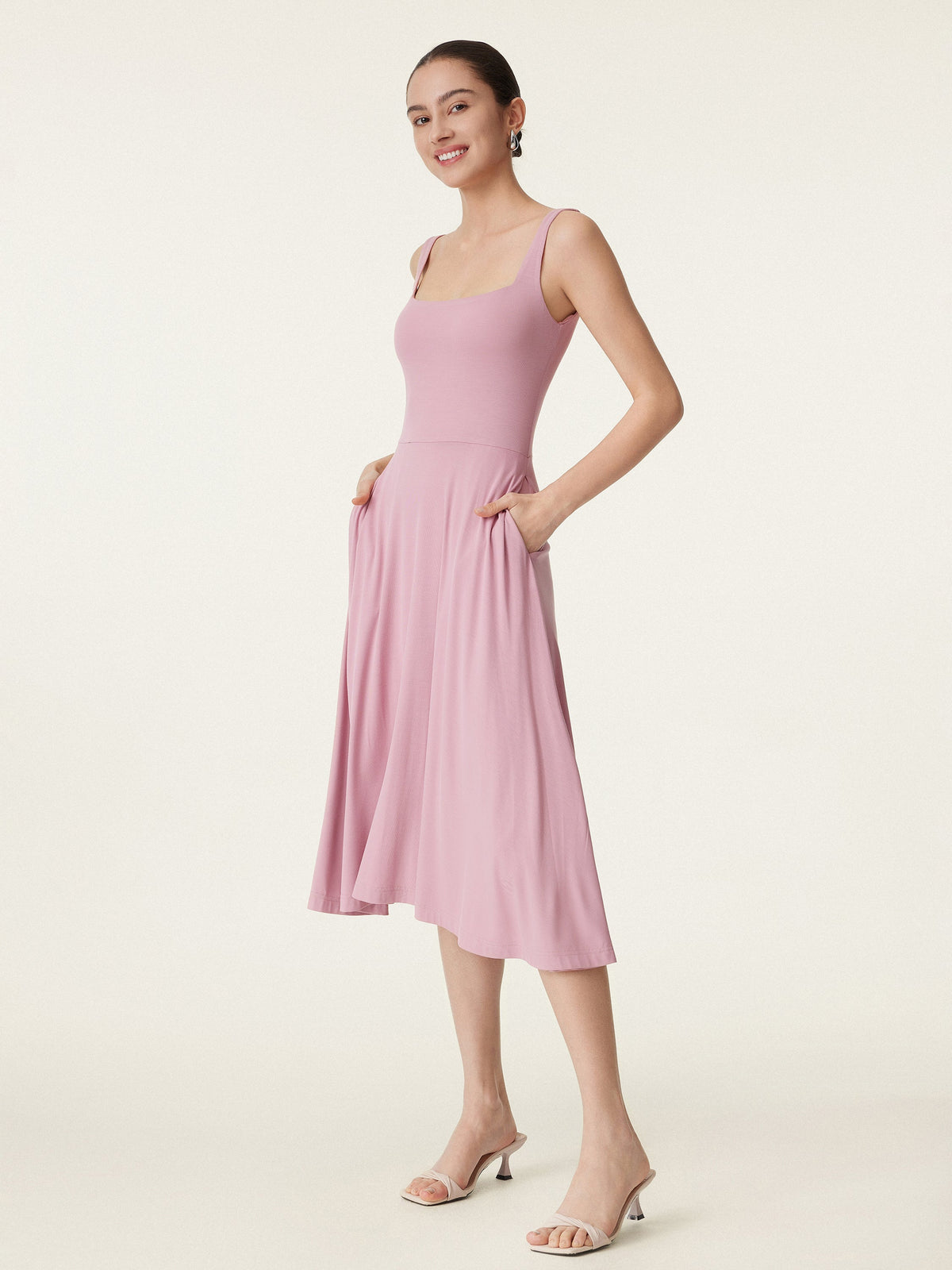 Vestido brami midi vaporoso de cuello cuadrado