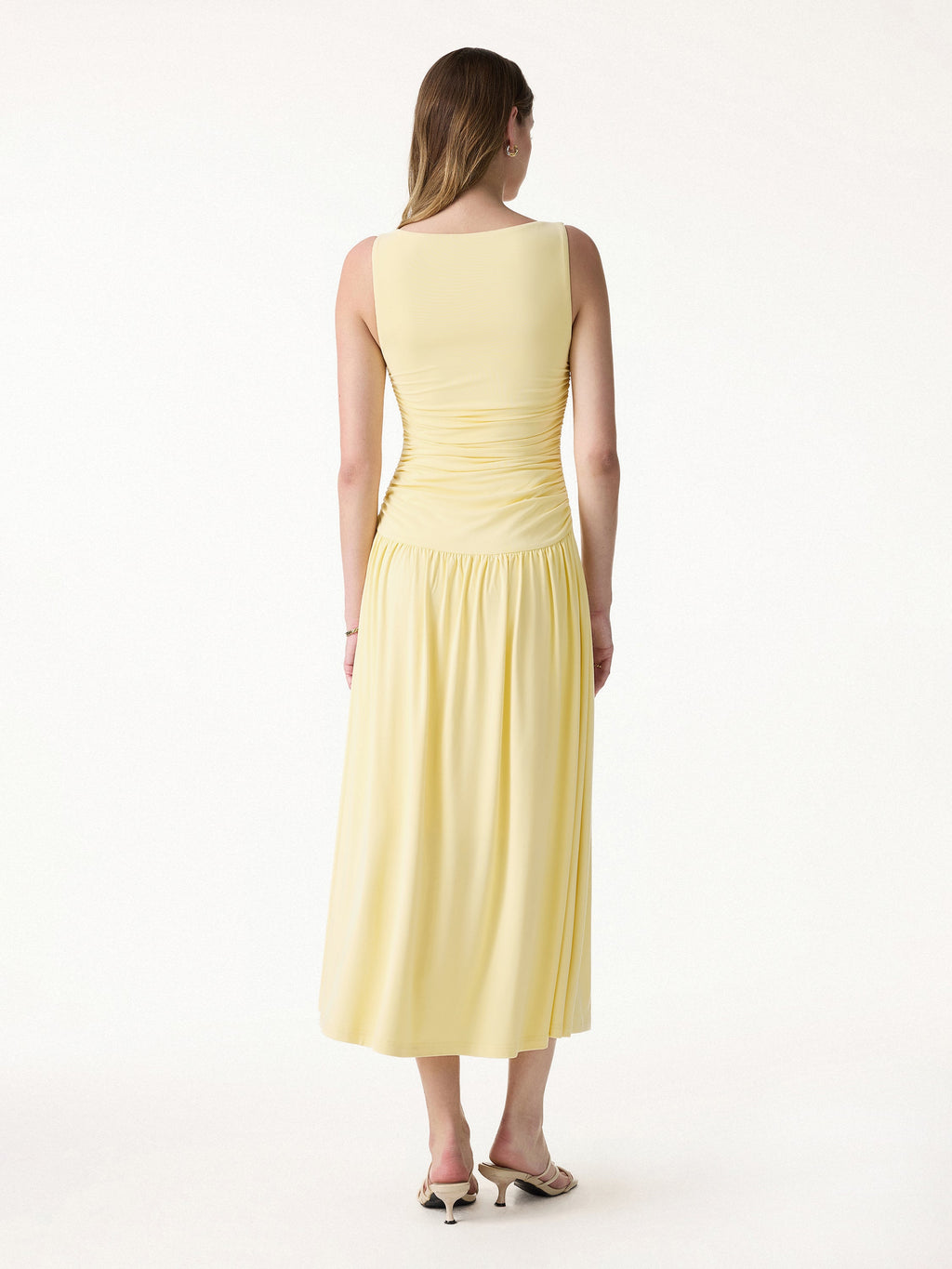 Vestido brami midi de cuello barco fruncido