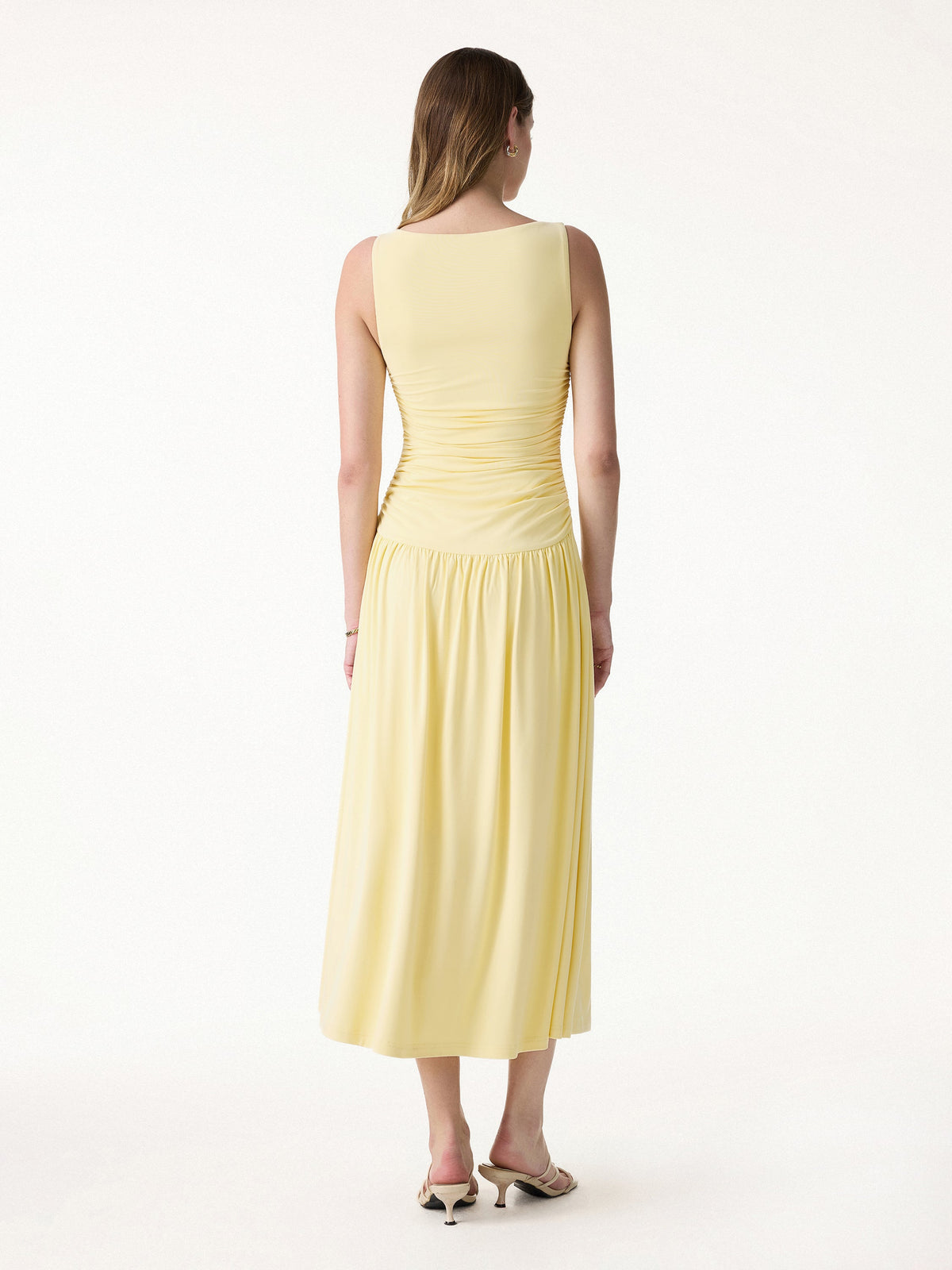 Vestido brami midi de cuello barco fruncido