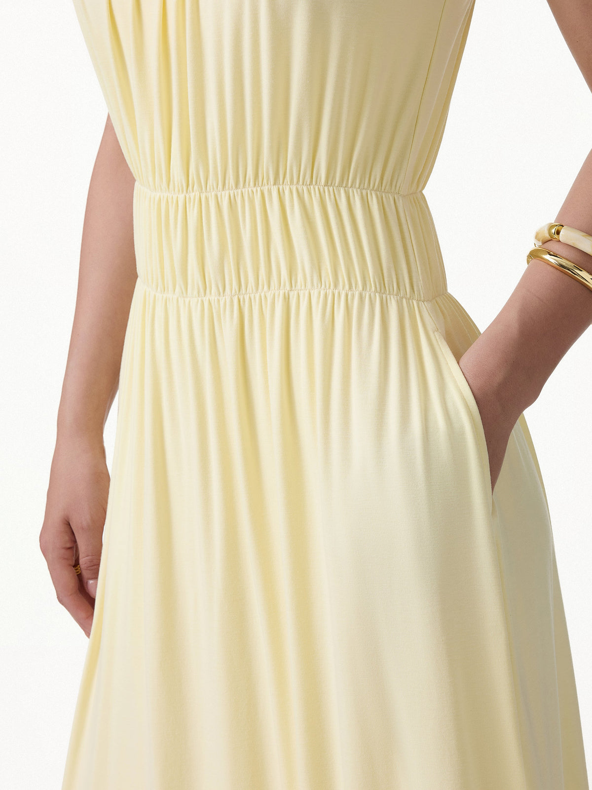 Vestido midi brami de tirantes finos y cuello en U fruncido