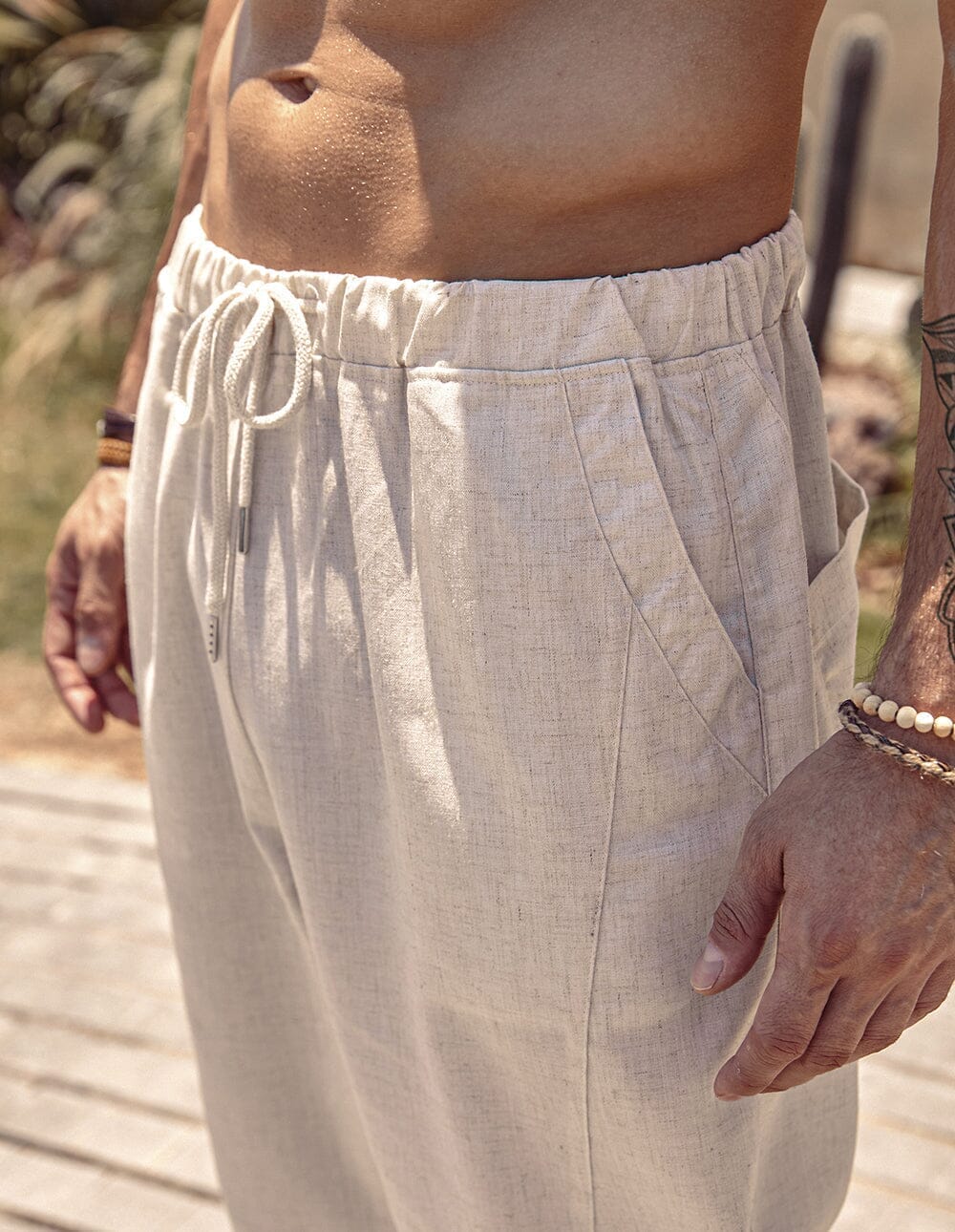 Pantalón harem holgado estilo playa