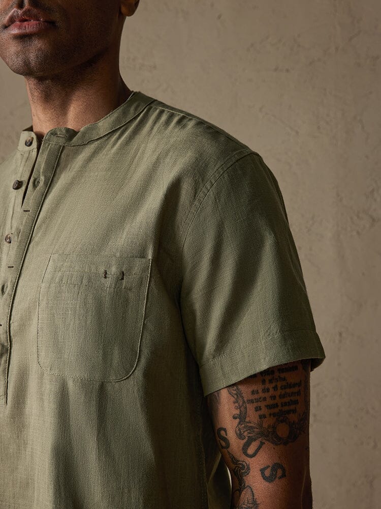 Camisa cómoda de algodón y lino con medio botón