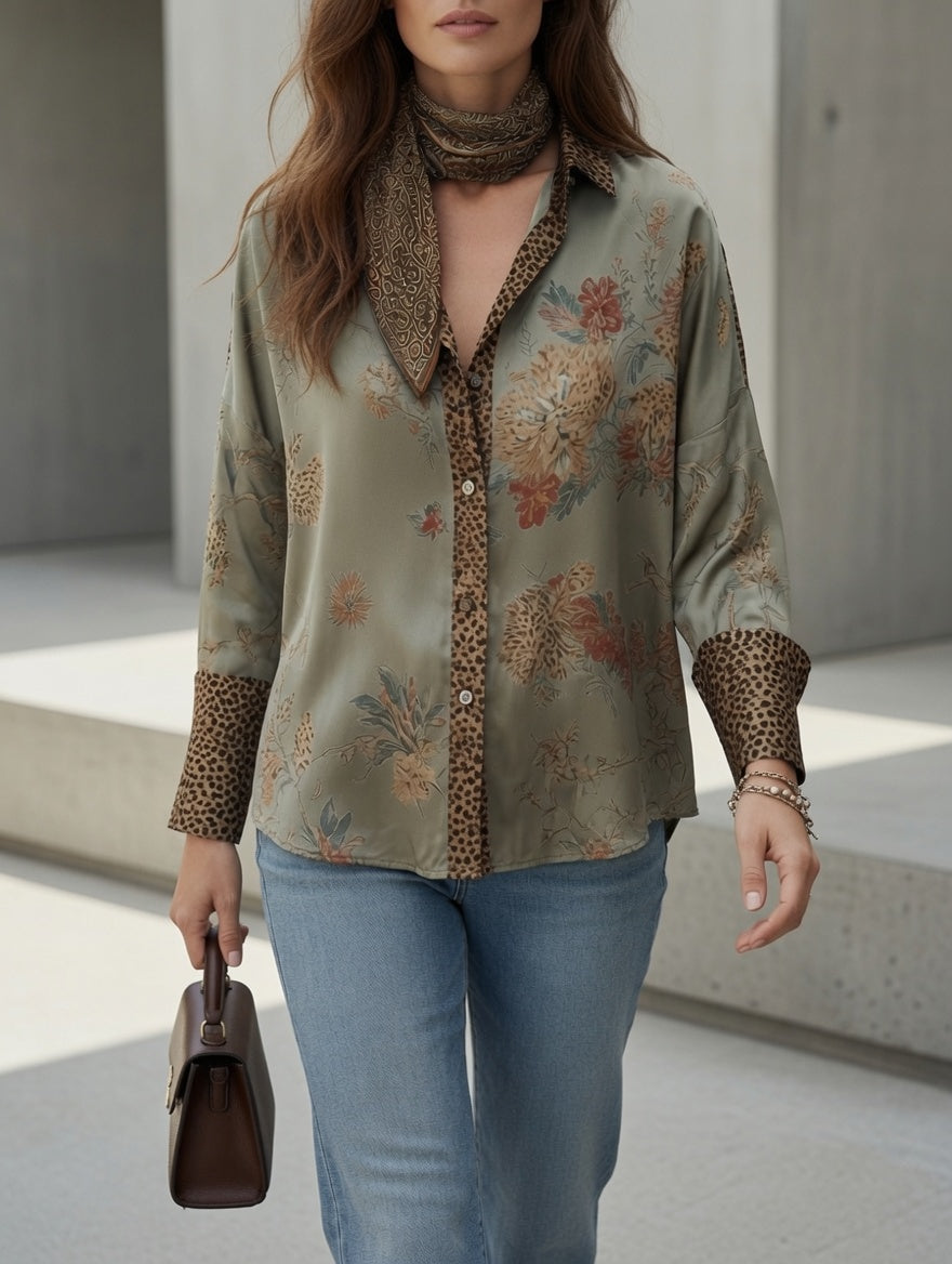 Blusa Tara verde salvia de leopardo y flores