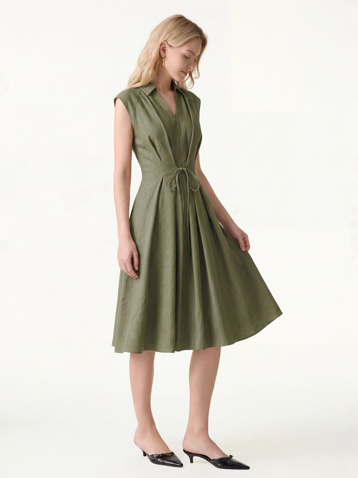Vestido midi de cuello en V con cordón ajustable en la cintura