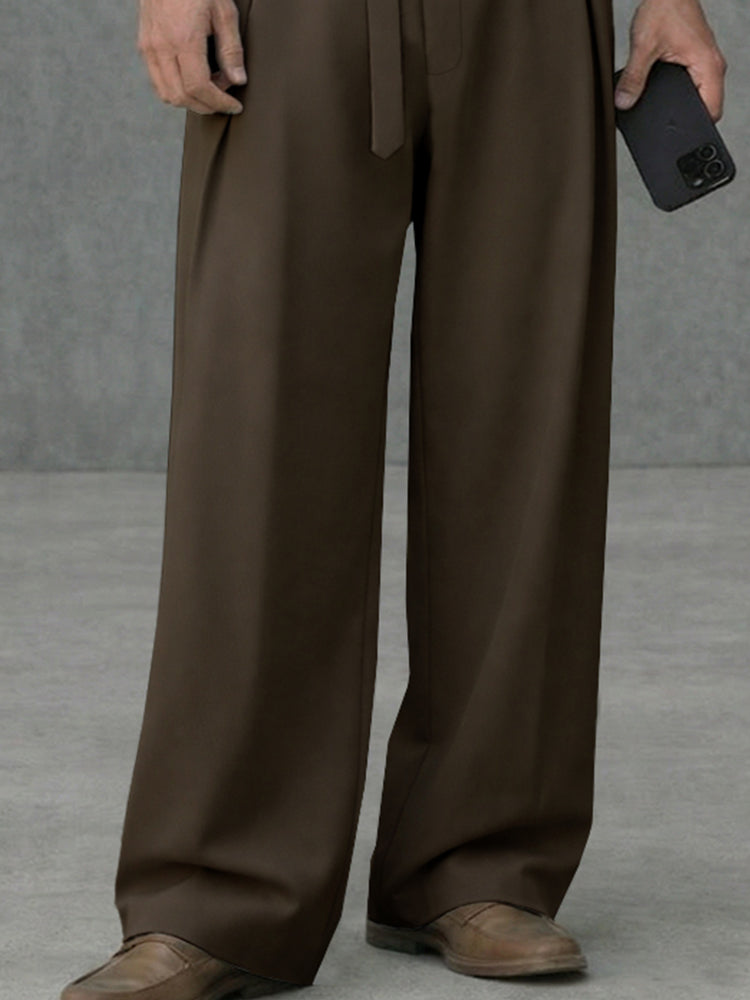 Pantalón ancho con cinturón