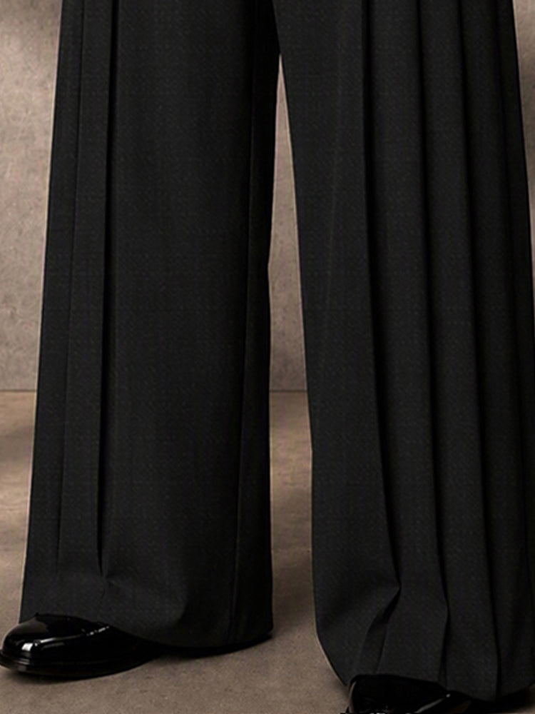 Pantalón de vestir con pliegues y botones