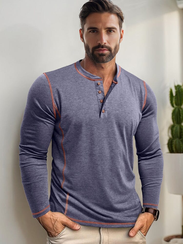 Camisa cómoda y versátil con costuras de contraste