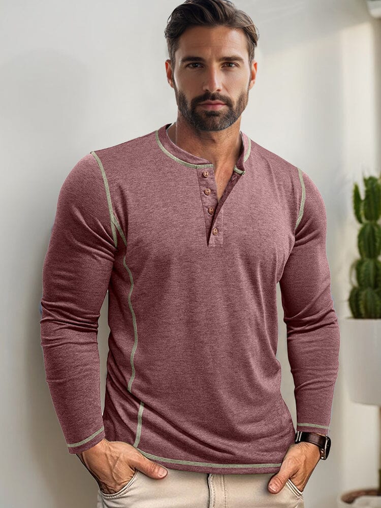 Camisa cómoda y versátil con costuras de contraste