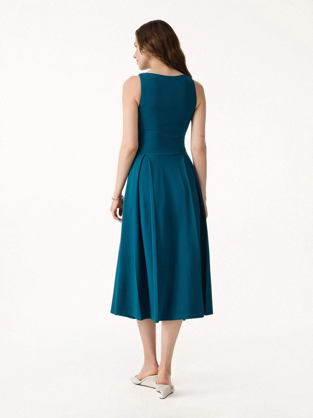 Vestido brami midi plisado de cuello barco con bolsillos