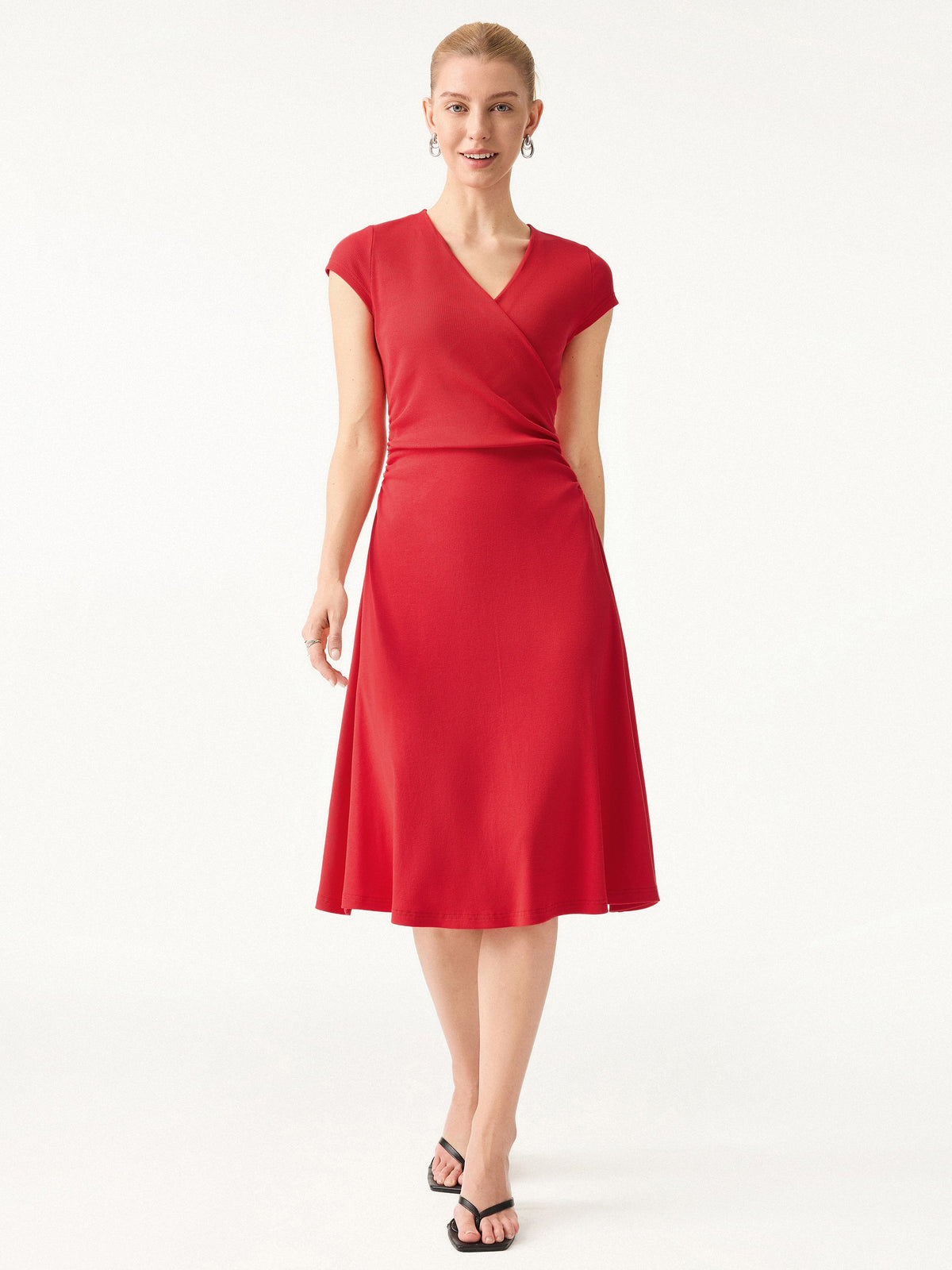 Vestido midi cruzado de cuello en V con mangas cortas