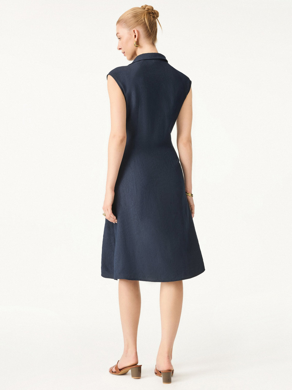 Vestido midi de viscosa y lino con cuello en V y cordón