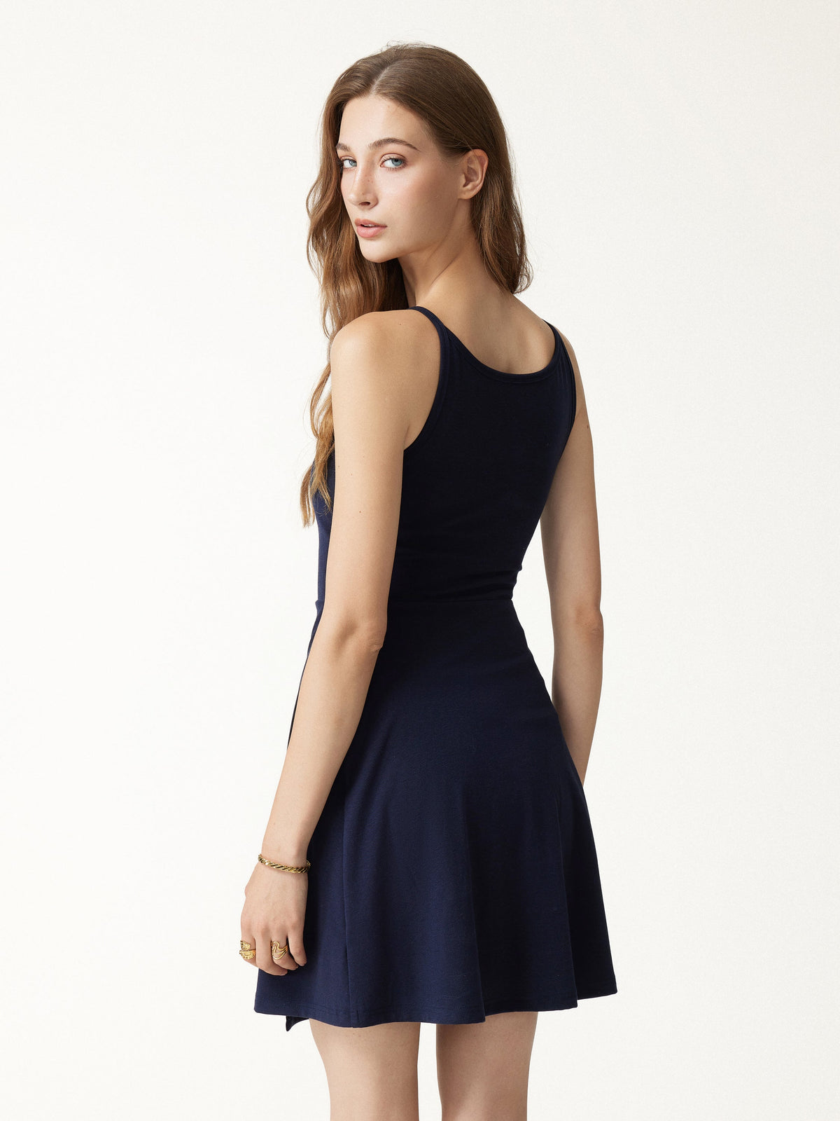 Vestido corto brami cruzado de cuello barco