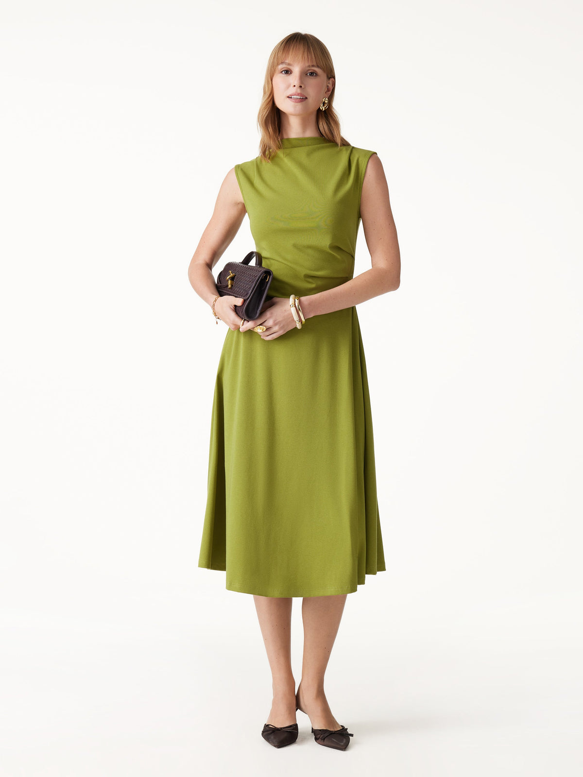 Vestido midi de cuello alto sin mangas con pinzas