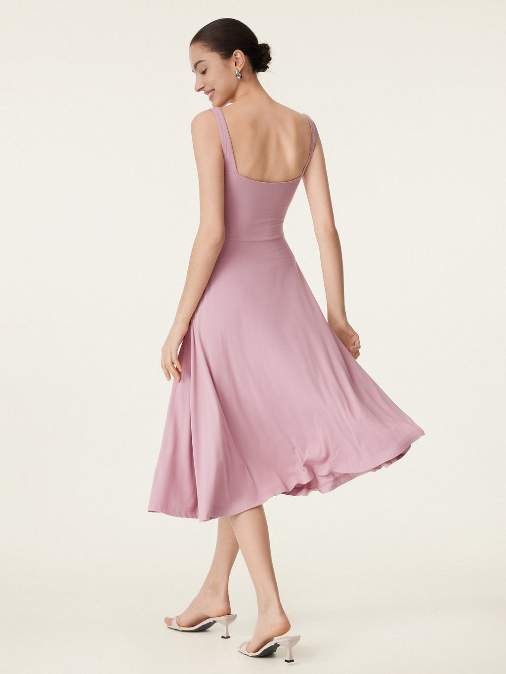 Vestido brami midi vaporoso de cuello cuadrado