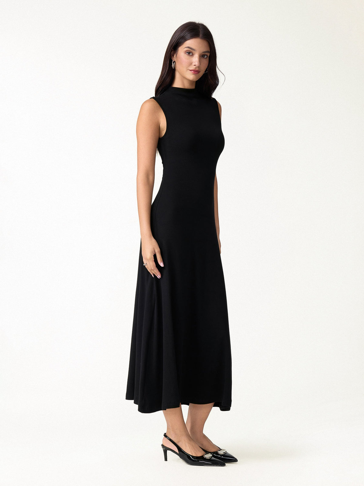 Vestido brami midi línea A de cuello alto sin mangas