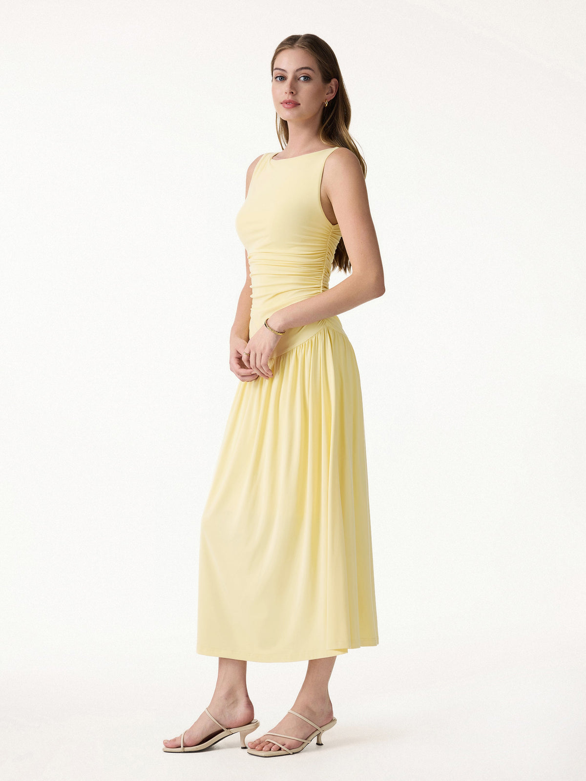 Vestido brami midi de cuello barco fruncido