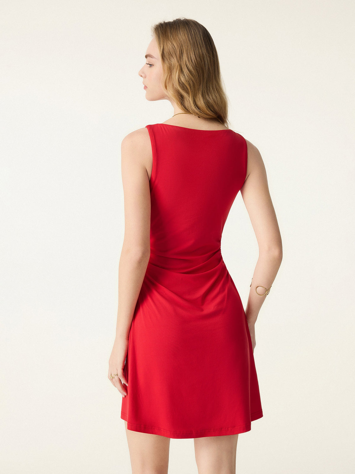 Vestido brami mini línea A de cuello barco fruncido