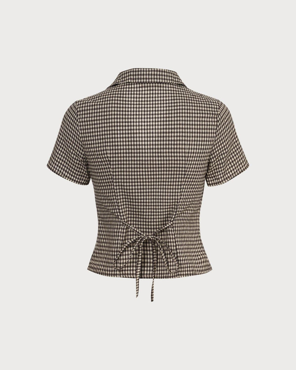 Blusa marrón de manga corta con solapas de cuadros gingham