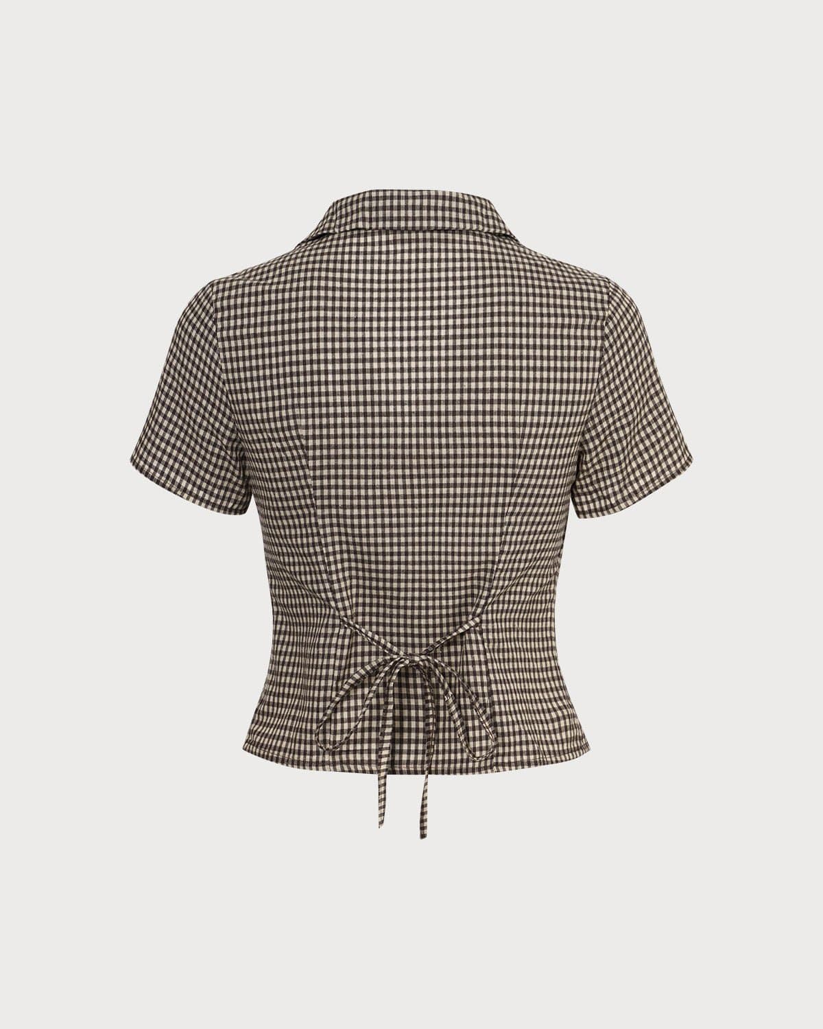 Blusa marrón de manga corta con solapas de cuadros gingham