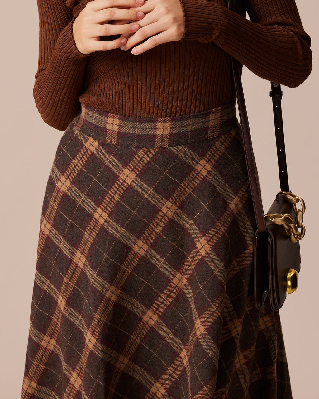Falda midi de cuadros marrón con cintura elástica y corte en A