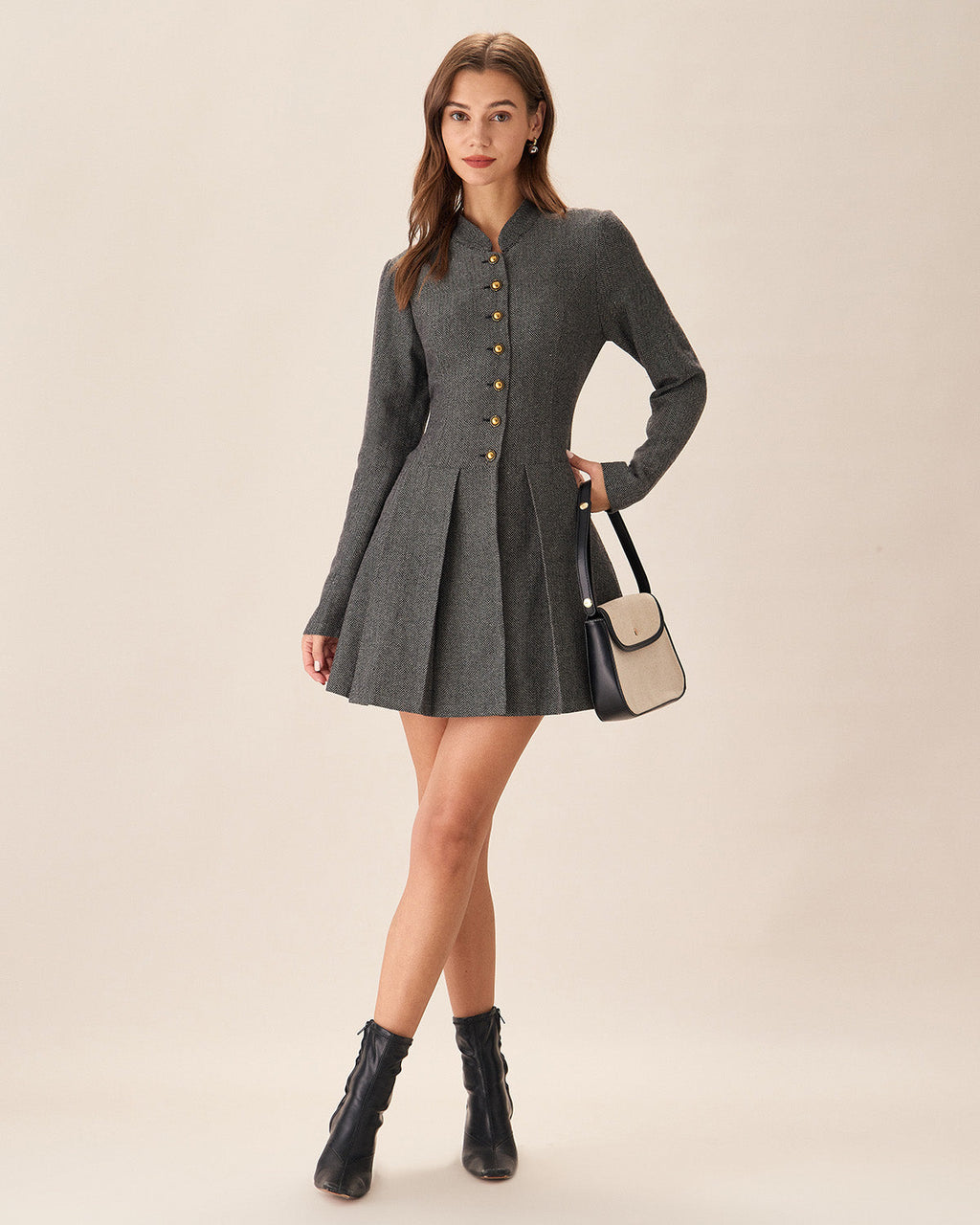 Vestido mini plisado gris con botones