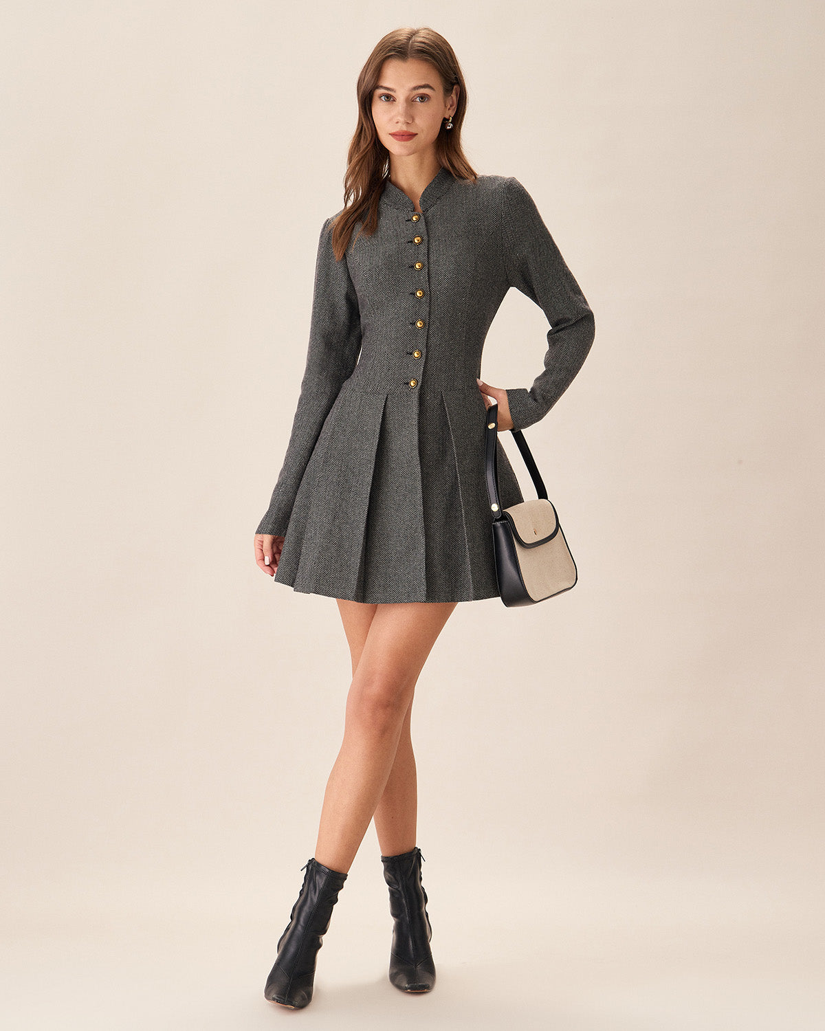 Vestido mini plisado gris con botones