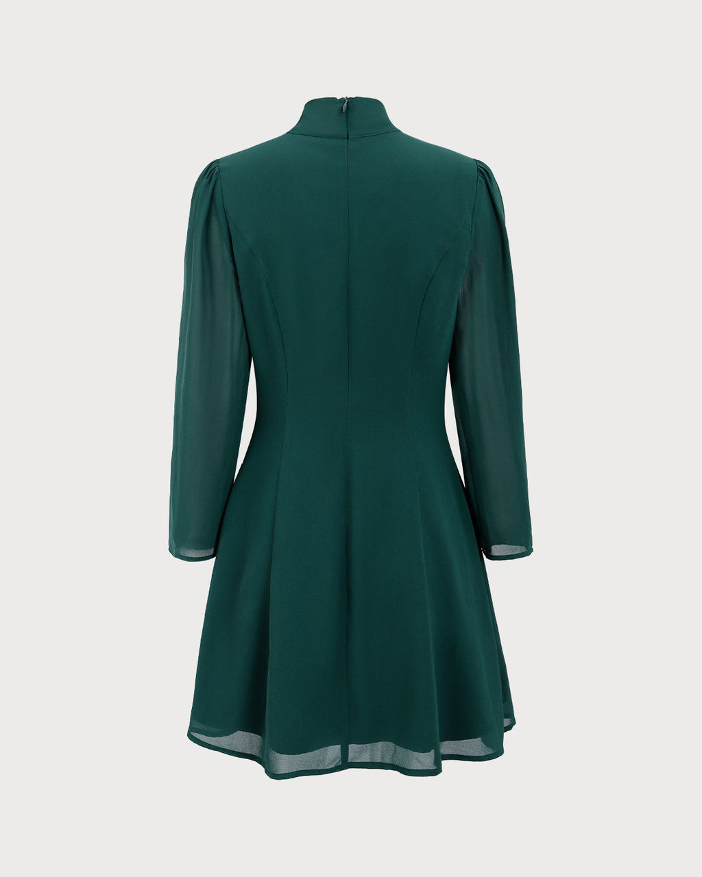 Vestido corto verde con cuello de lazo y tela transparente