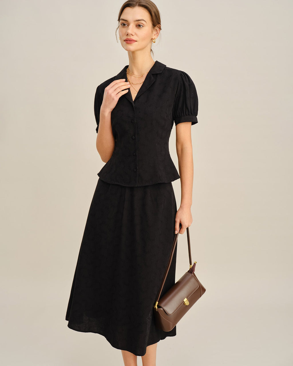 Falda midi bordada negra
