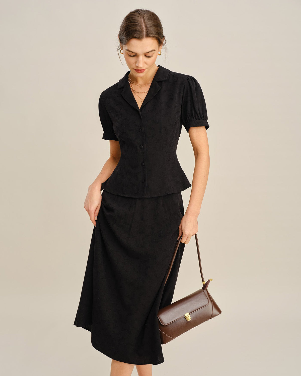 Falda midi bordada negra