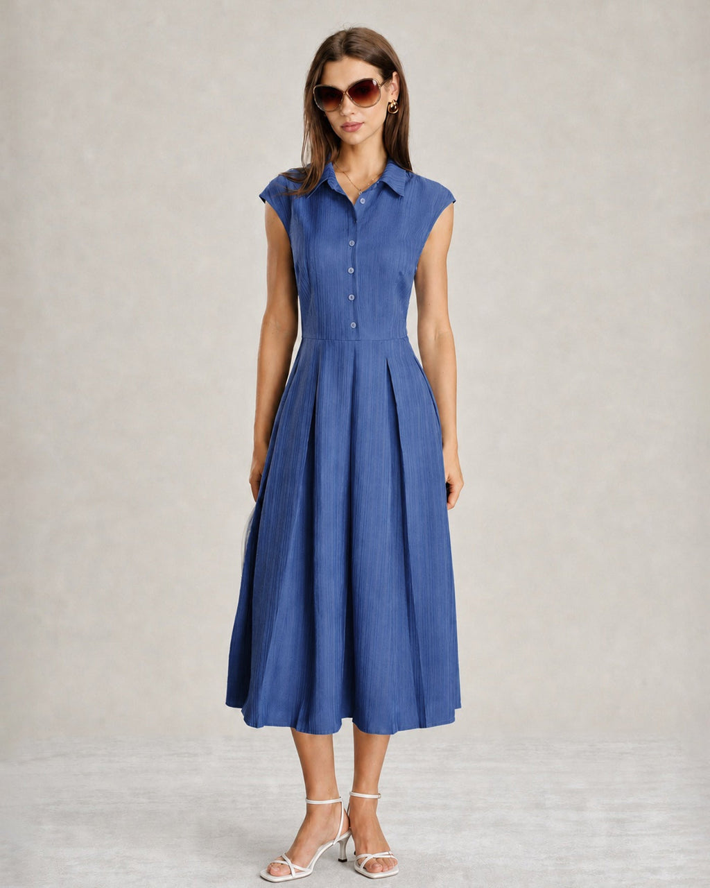 Vestido midi con cuello azul y botones