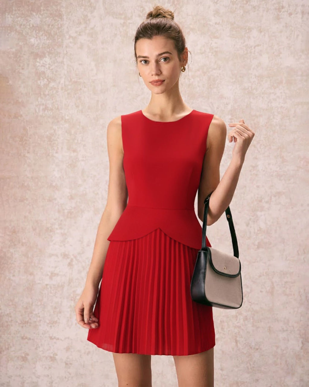 Vestido corto rojo fruncido